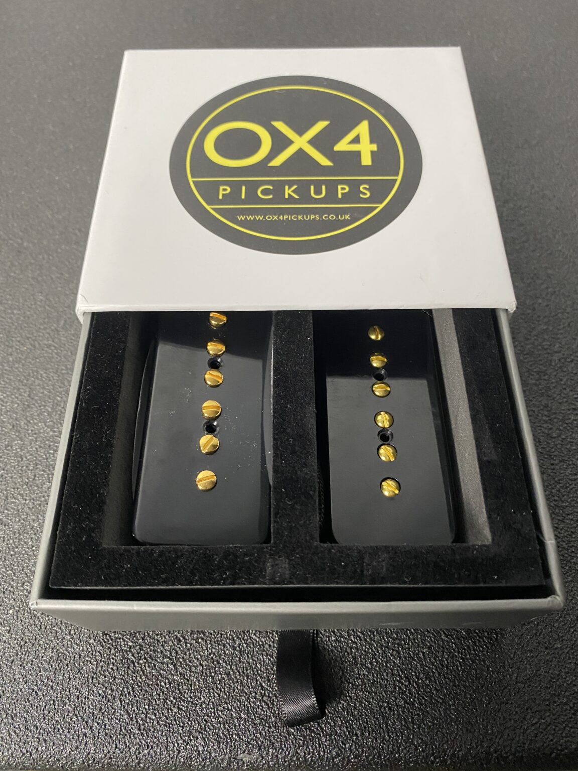 OX4 P90 Black Gold