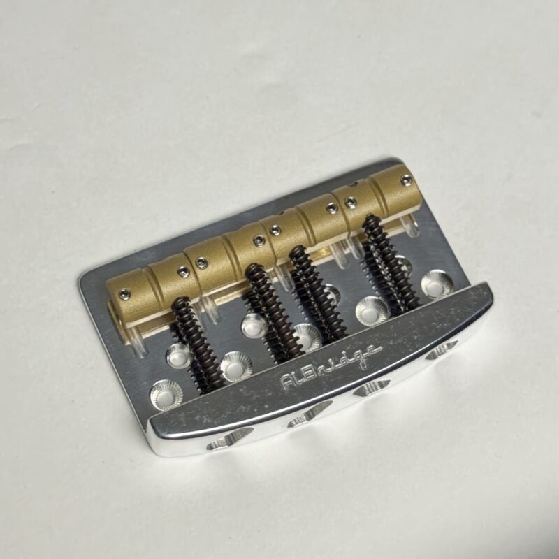 Fender® Jazz/Precision Bass replacement AlBridge Parts F419P 4-String Bridge (F419P) Polished